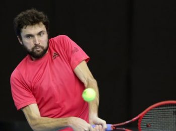 Gilles Simon feels Roger Federer will warm himself up at the Roland Garros as his main aim is Wimbledon