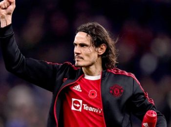 He fights for every single ball – Gary Neville heaps praise on Edinson Cavani