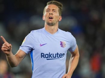Luuk De Jong scores late-winner as Barcelona defeat Levante