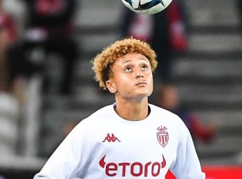 Sergi Roberto eager to sign a new contract despite Barcelona’s wage issue