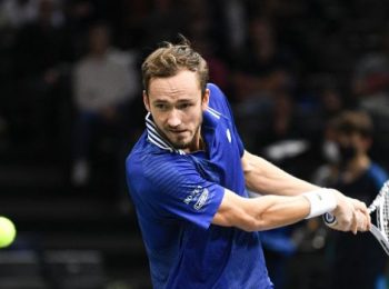 Daniil Medvedev beats Jannik Sinner to win Miami Open title