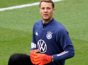 Bayern Munich Goalkeeper Manuel Neuer Injured Celebrating Goal in Champions League Victory